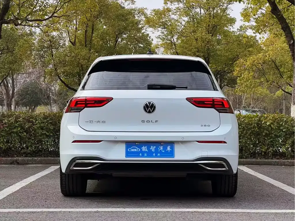 Volkswagen Golf 2023 из CN, фото 9