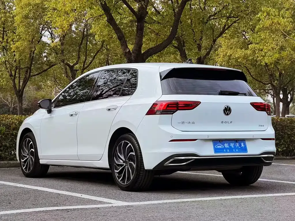 Volkswagen Golf 2023 из CN, фото 5