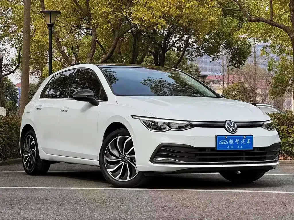 Volkswagen Golf 2023 из CN, фото 10