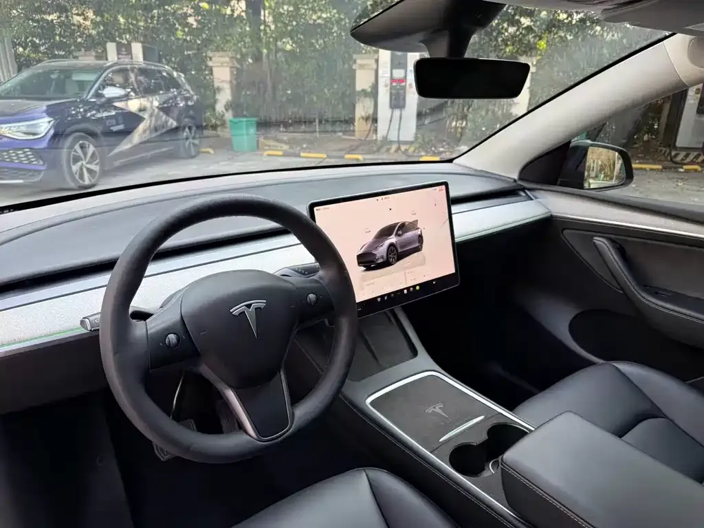 Tesla Model Y — фото 4
