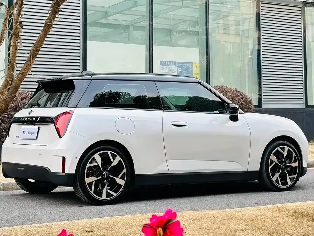 MINI Cooper EV 2024 из CN, фото 10