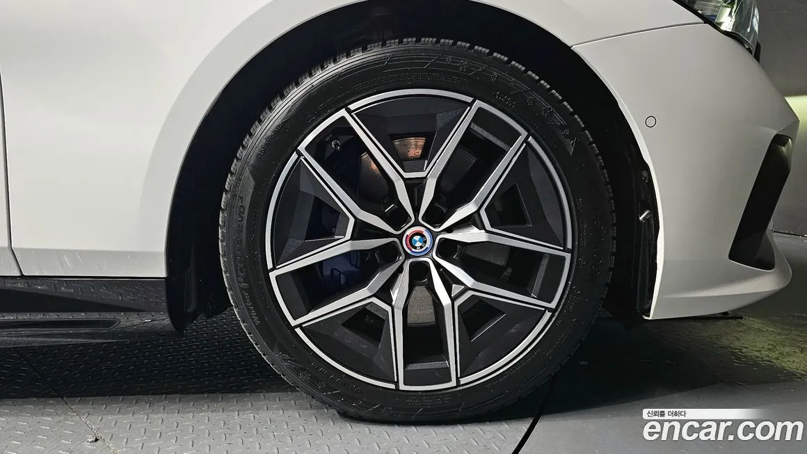 BMW i5 2025 из KR, фото 8