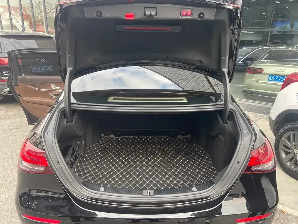 Mercedes-Benz E-Class 2021 из CN, фото 3