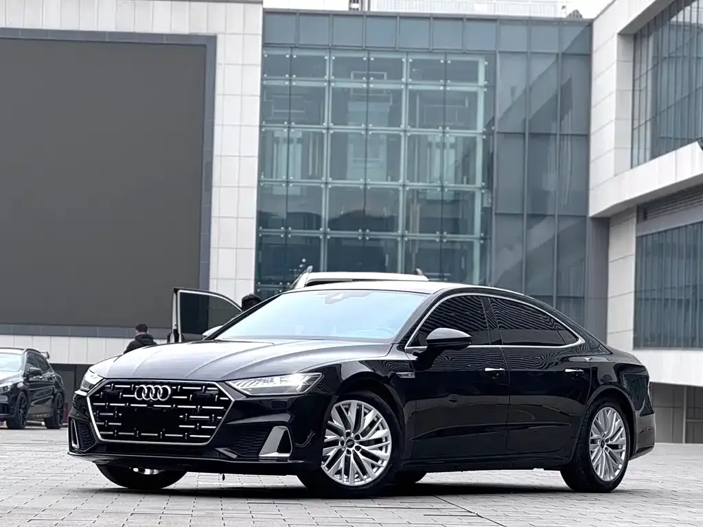 Audi A7L 2023 из CN, фото 1