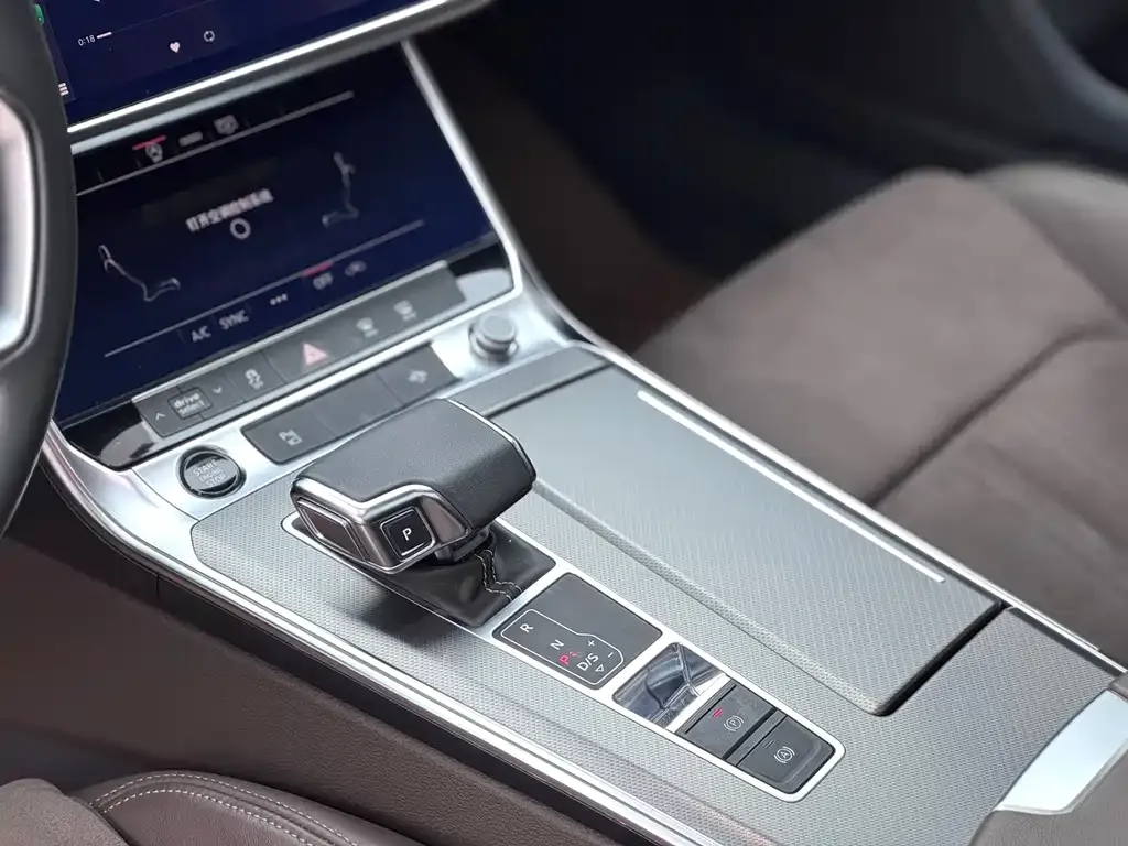 Audi A7L 2023 из CN, фото 3