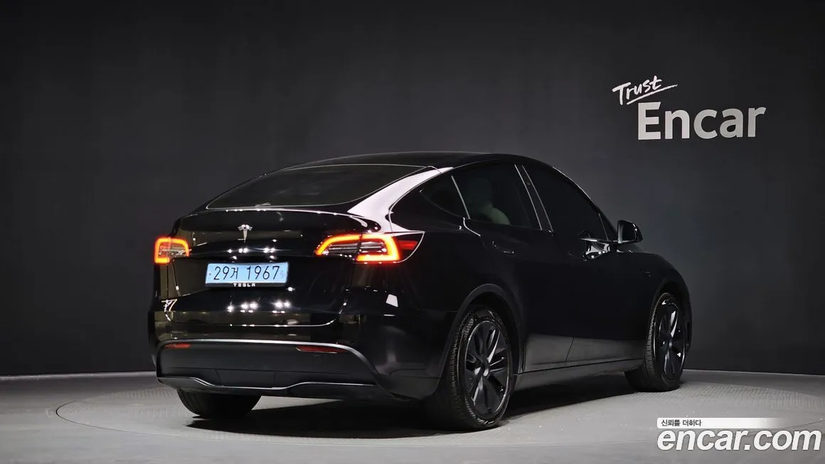 Tesla Model Y — фото 3