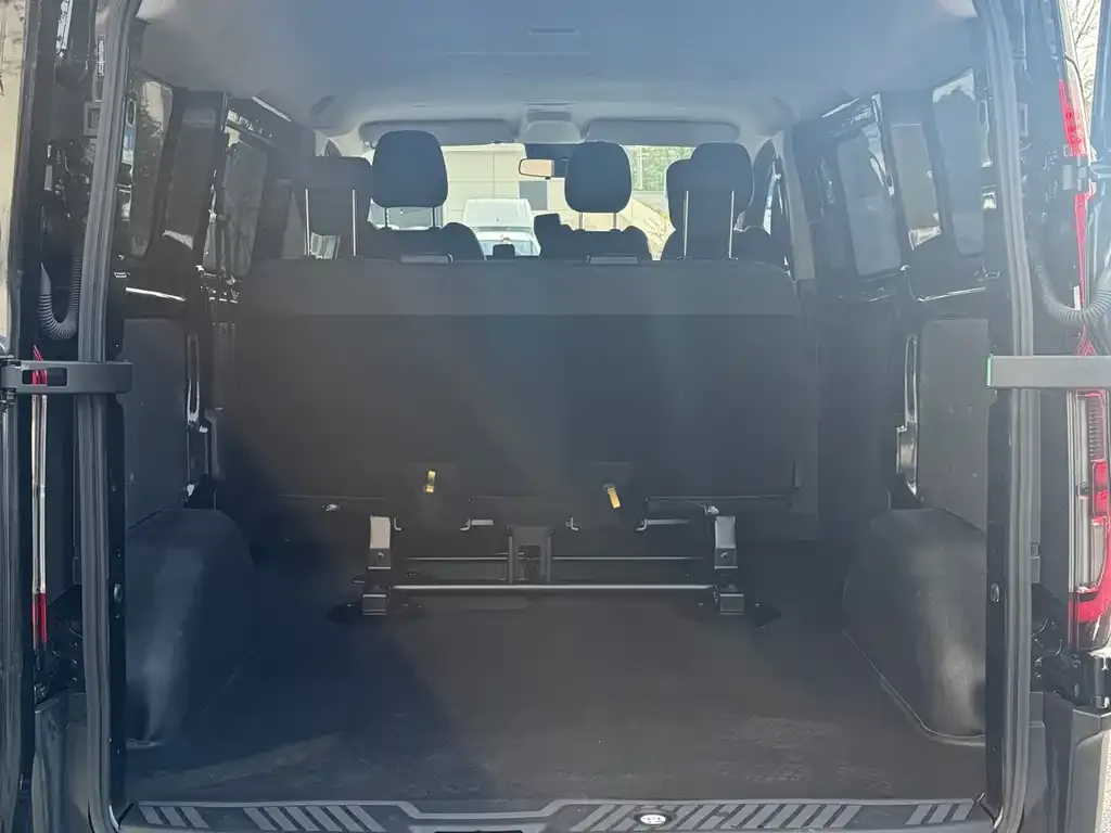 Ford Transit 2025 из CN, фото 2