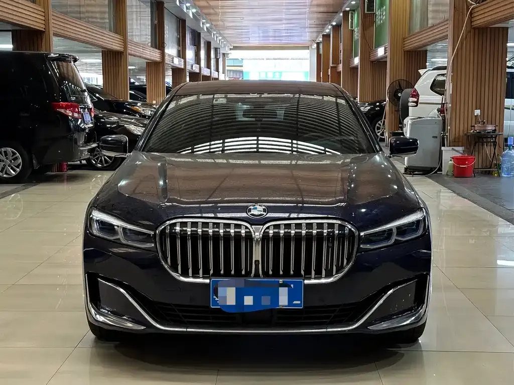 BMW 7 Series 2022 из CN, фото 4