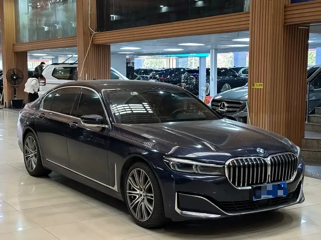 BMW 7 Series 2022 из CN, фото 3