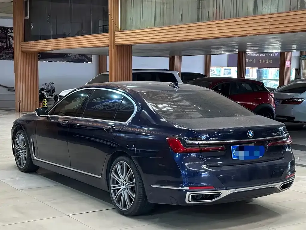 BMW 7 Series 2022 из CN, фото 10