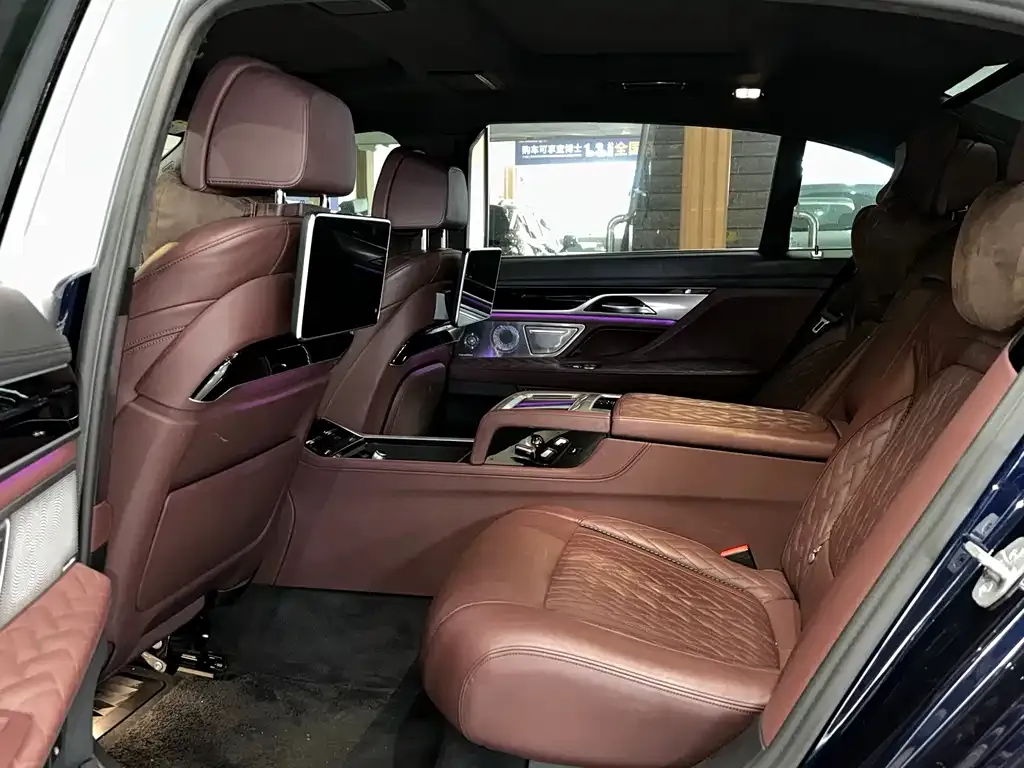 BMW 7 Series 2022 из CN, фото 7