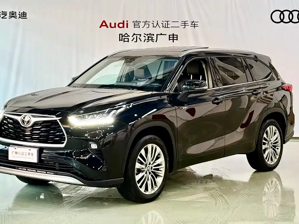 Toyota Highlander — фото 1