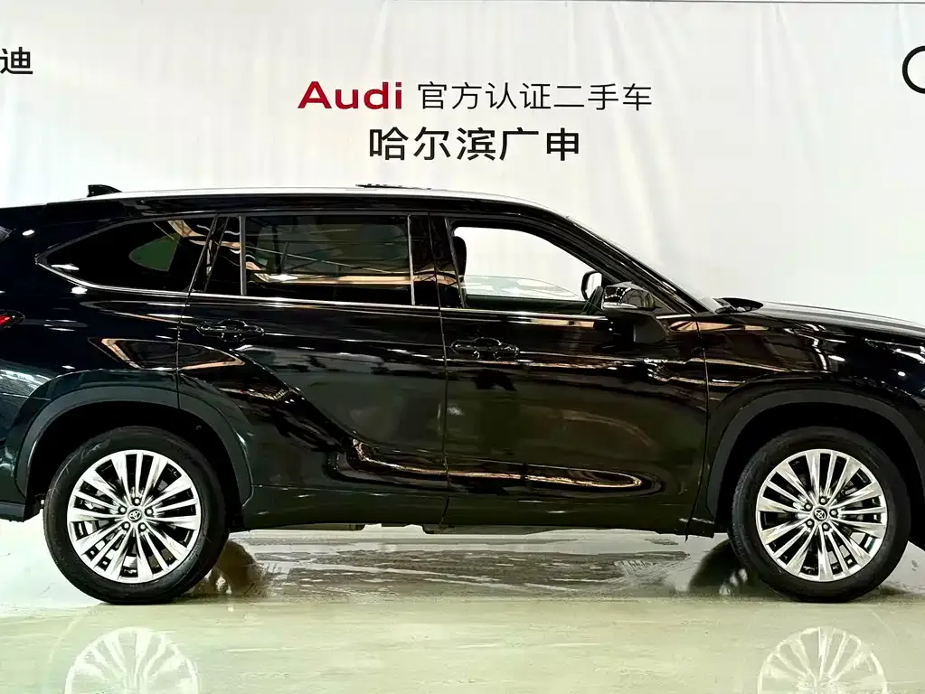 Toyota Highlander — фото 9
