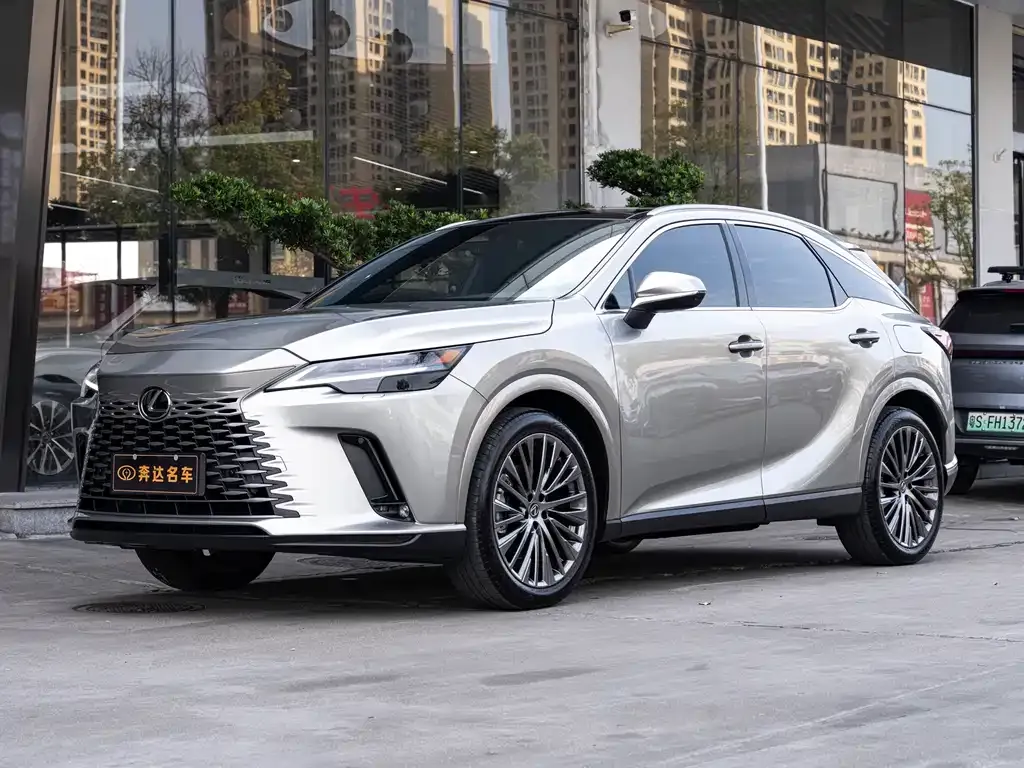 Lexus RX — фото 1