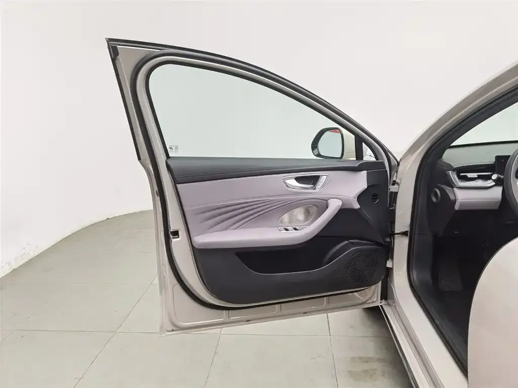 Roewe M7 DMH 2025 из CN, фото 5
