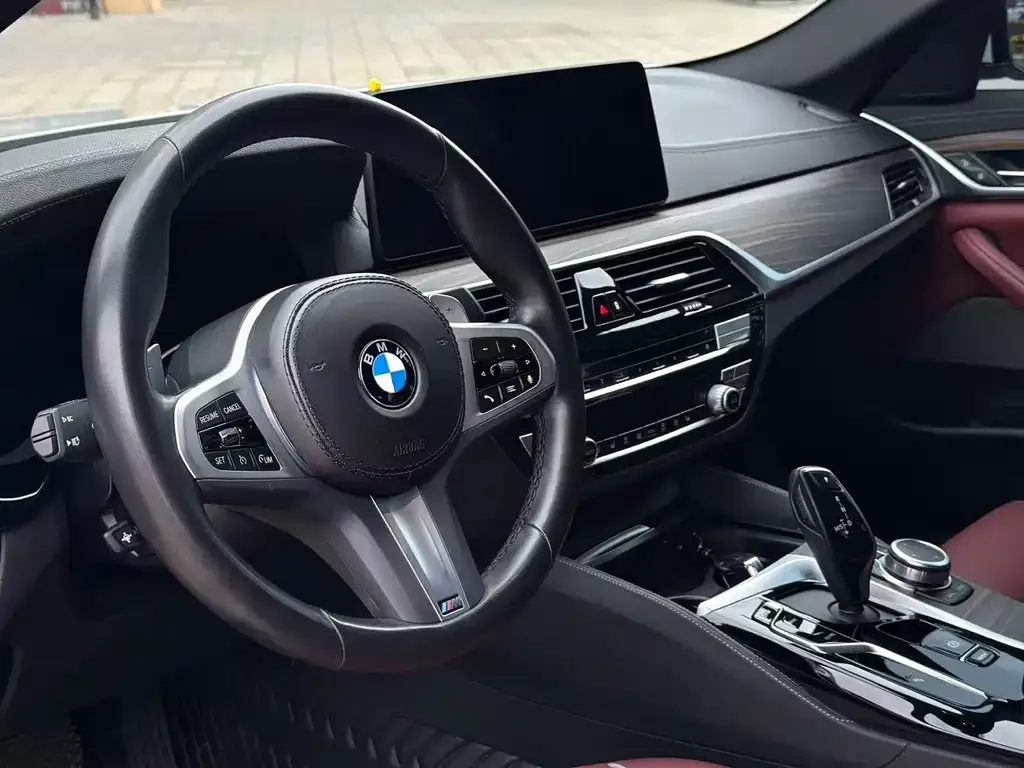 BMW 5 Series 2022 из CN, фото 2