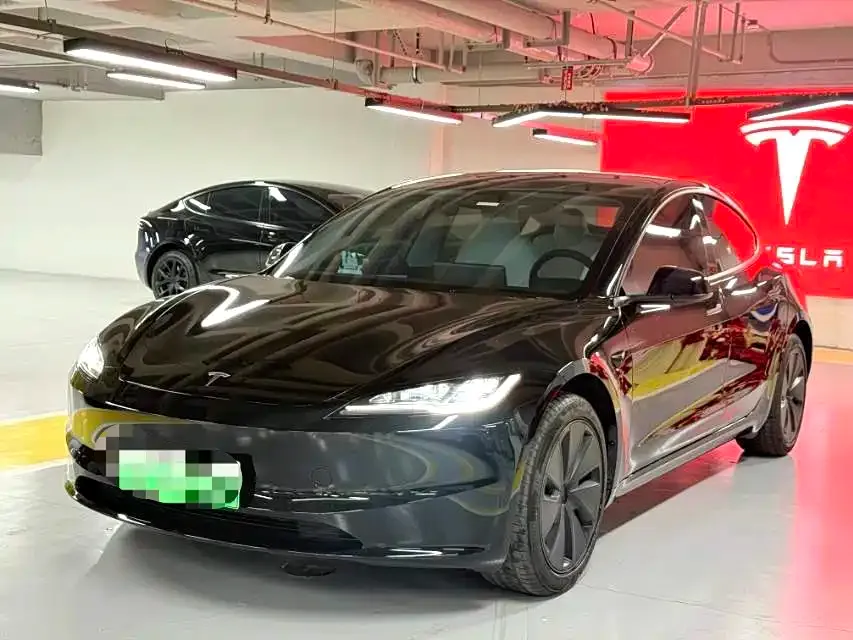 Tesla Model 3 — фото 1