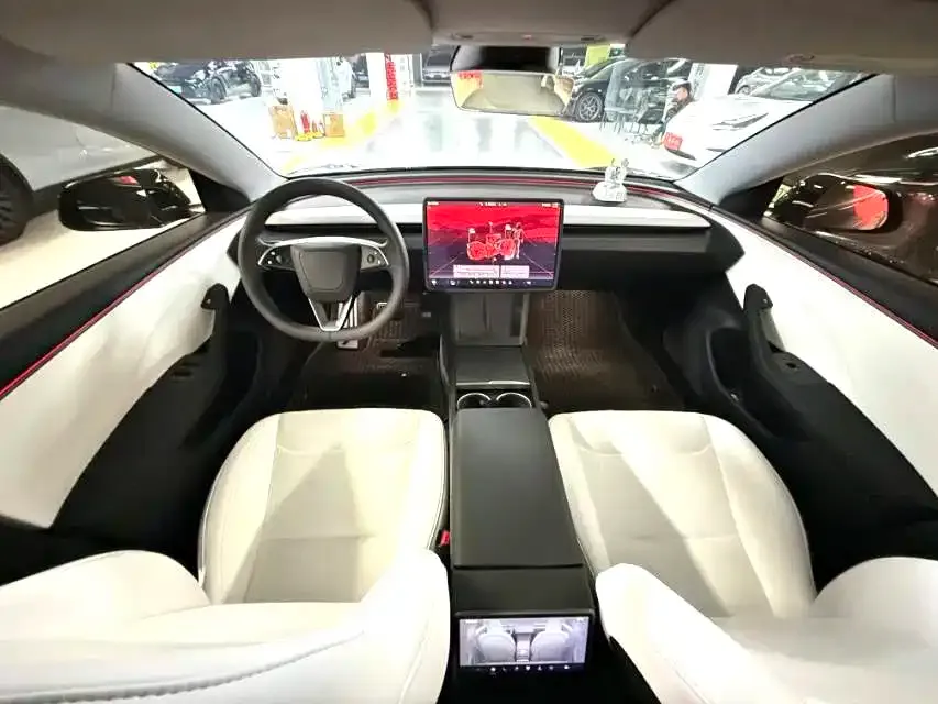 Tesla Model 3 — фото 4