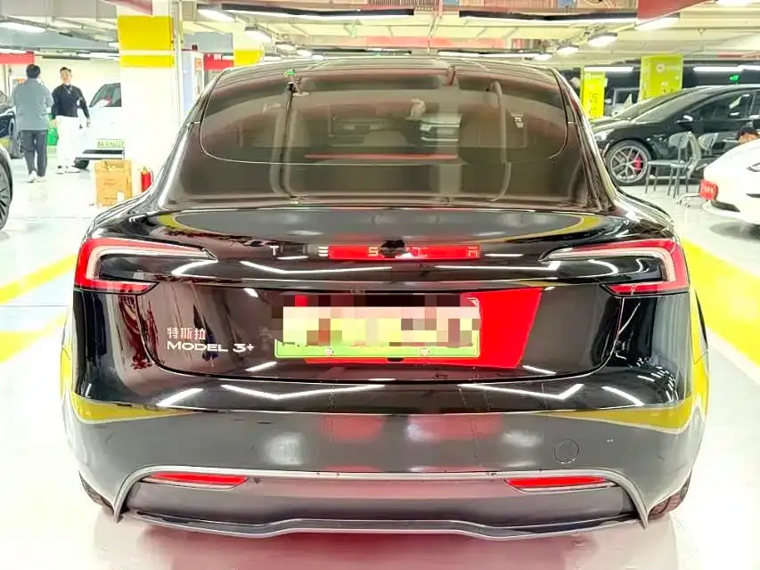 Tesla Model 3 — фото 5