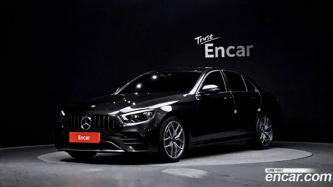 Mercedes-Benz E-Class — фото 1