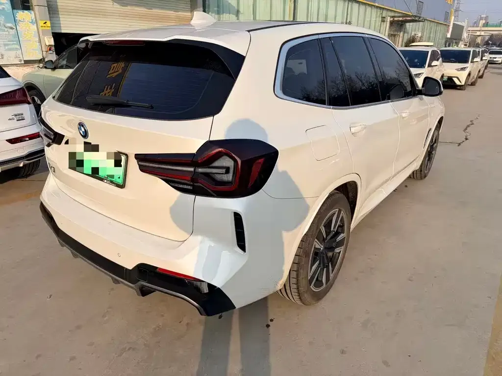 BMW iX3 2025 из CN, фото 2