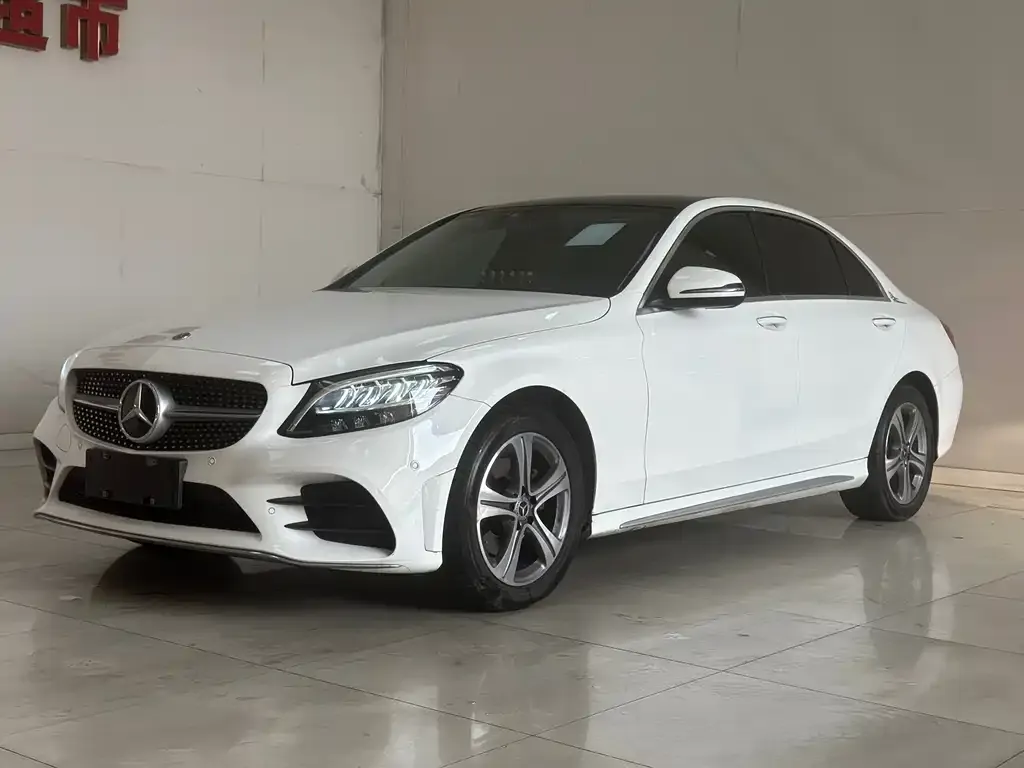 Mercedes-Benz C-Class — фото 1