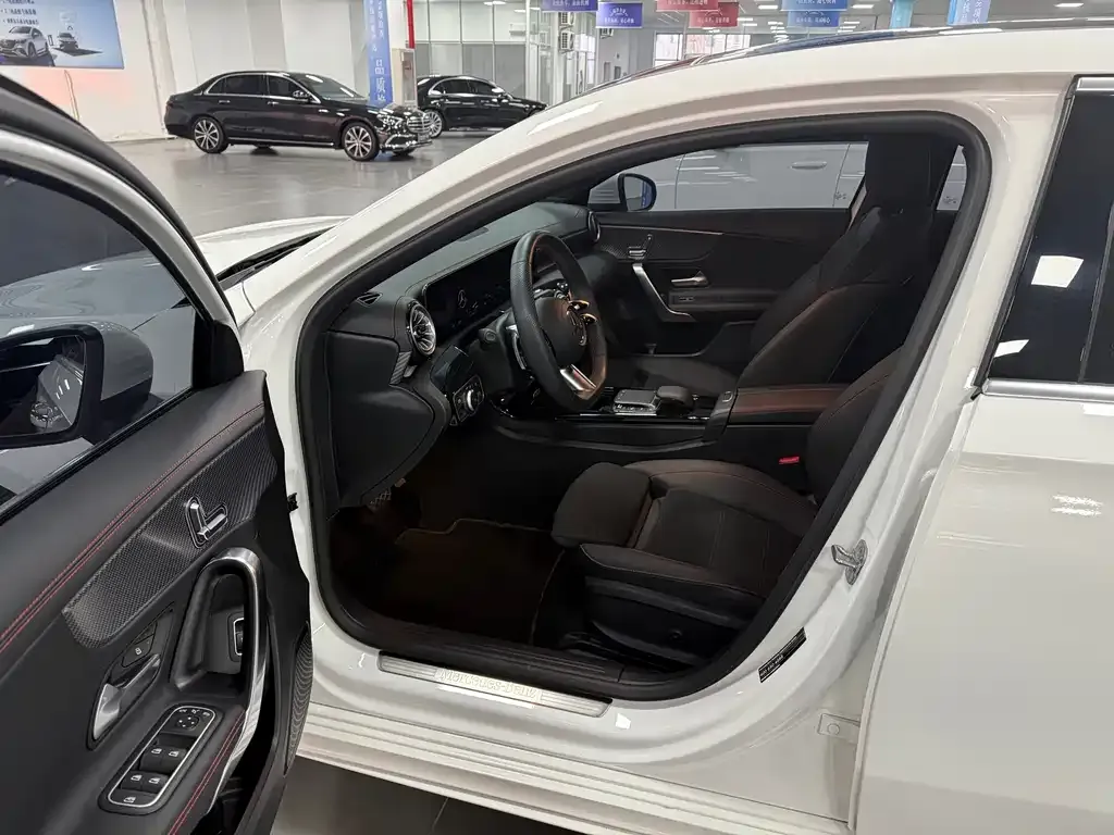 Mercedes-Benz A-Class 2024 из CN, фото 3