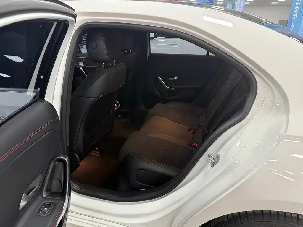 Mercedes-Benz A-Class 2024 из CN, фото 5