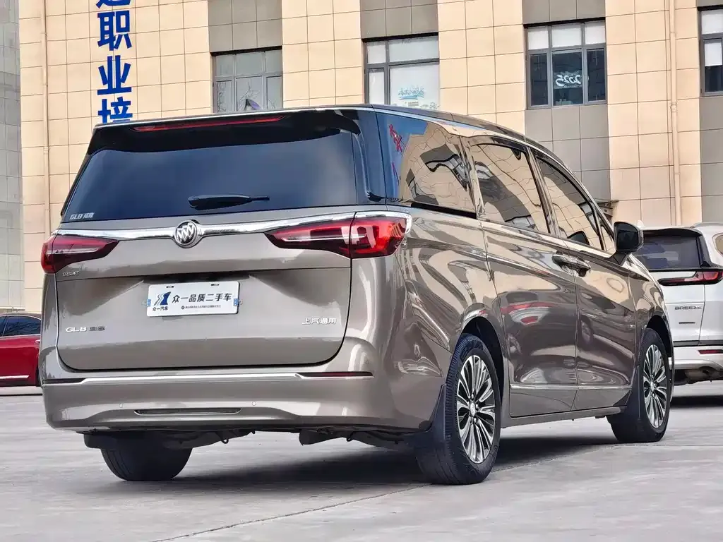 Buick GL8 2021 из CN, фото 8