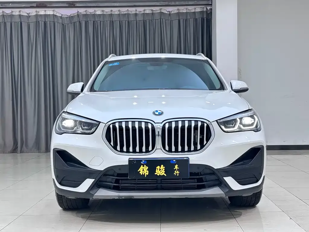 BMW X1 — фото 8