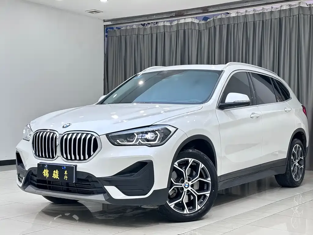 BMW X1 — фото 10