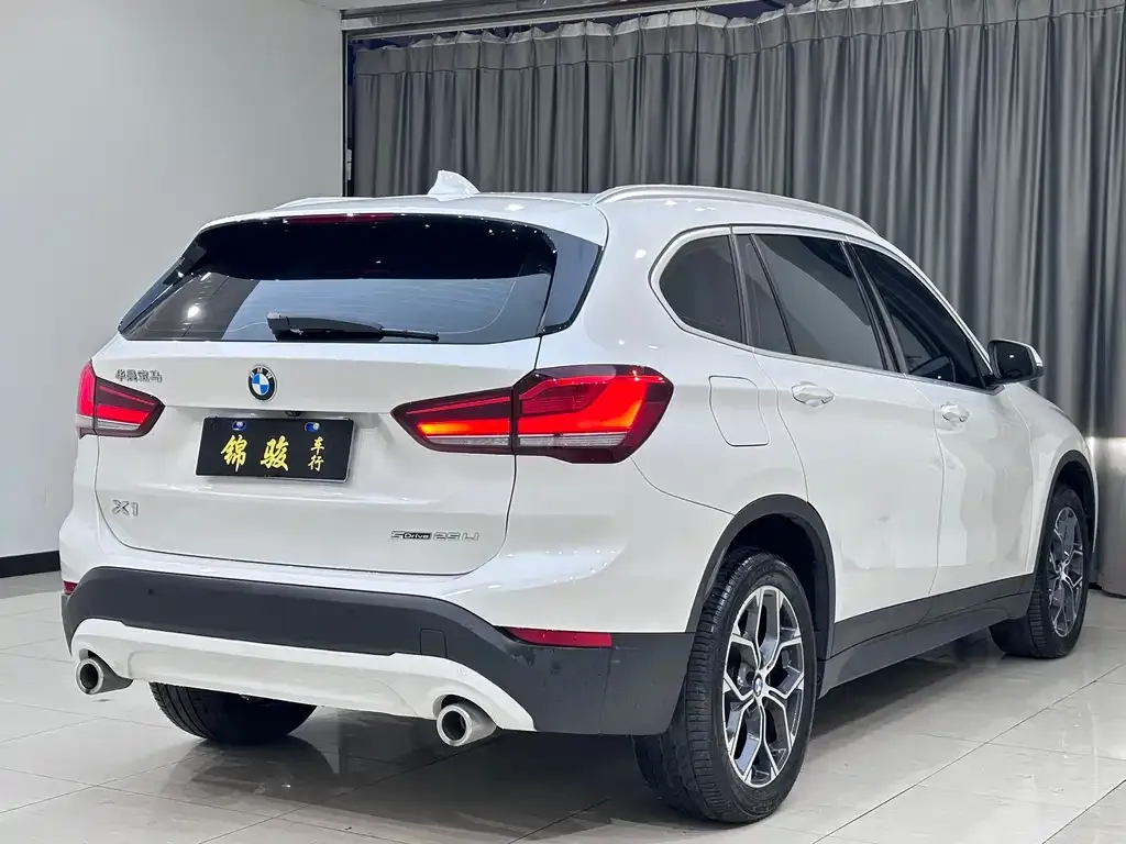 BMW X1 — фото 2