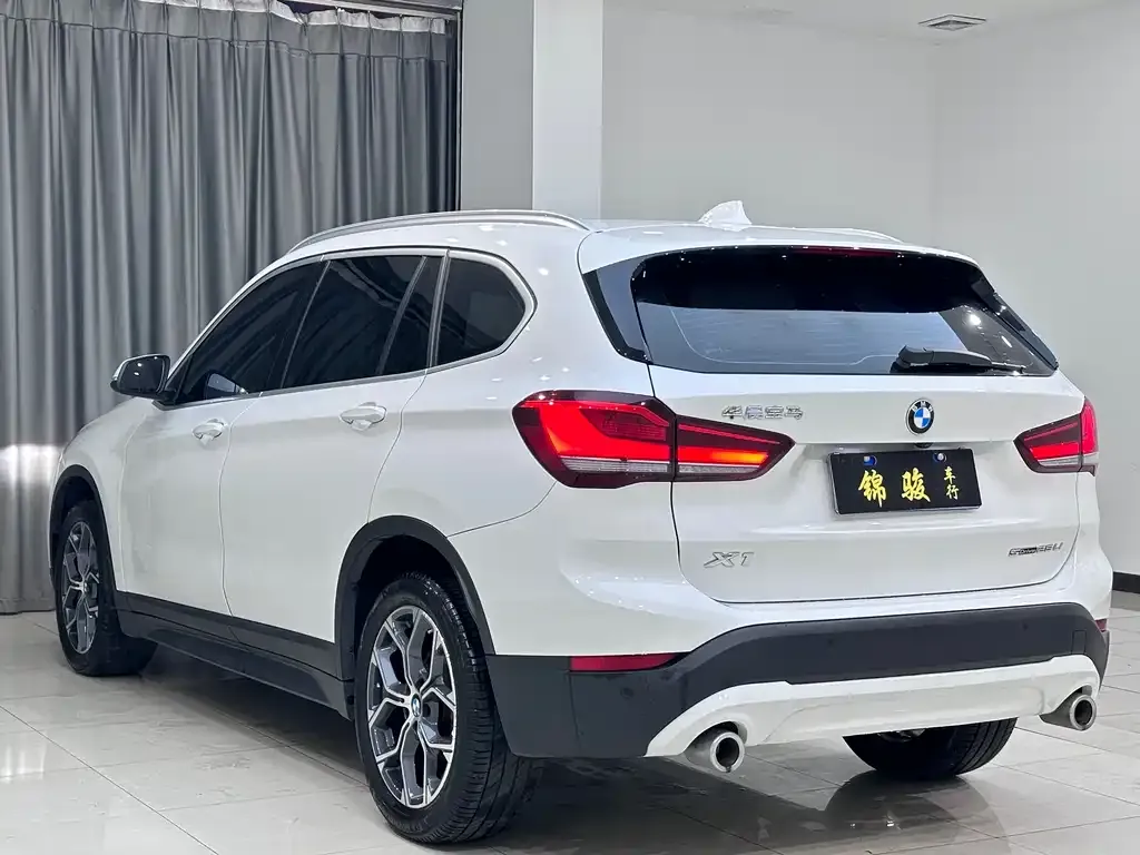 BMW X1 — фото 5