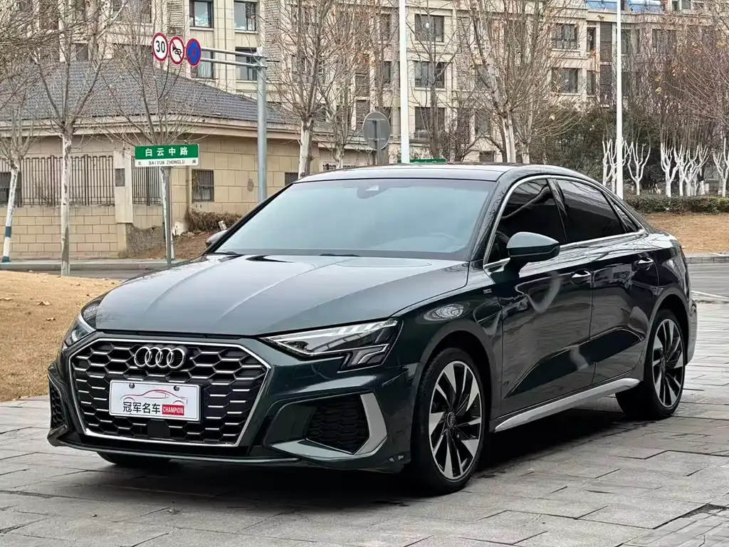 Audi A3 2023 из CN, фото 1