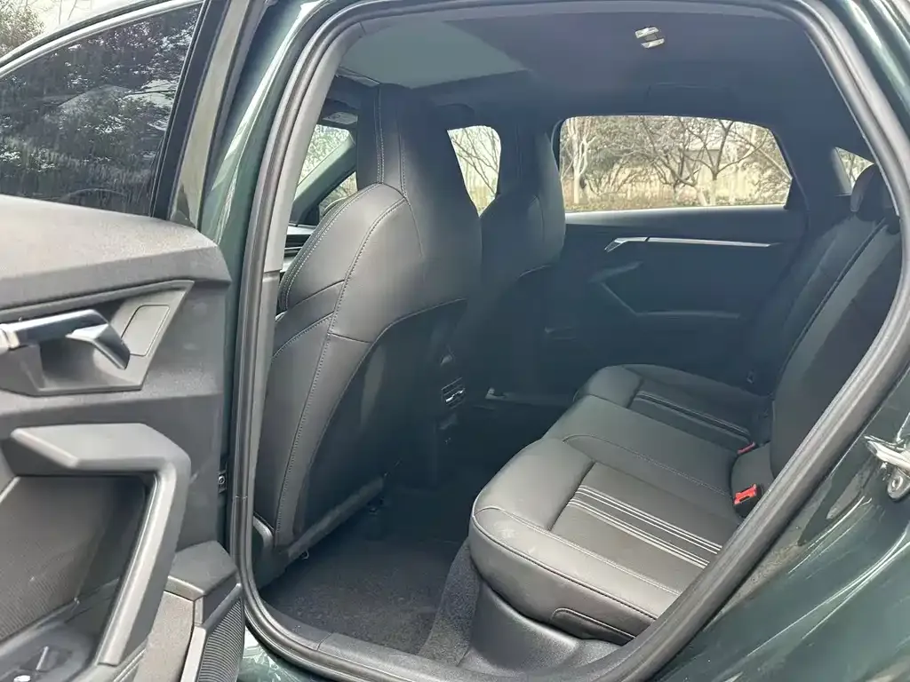 Audi A3 2023 из CN, фото 10