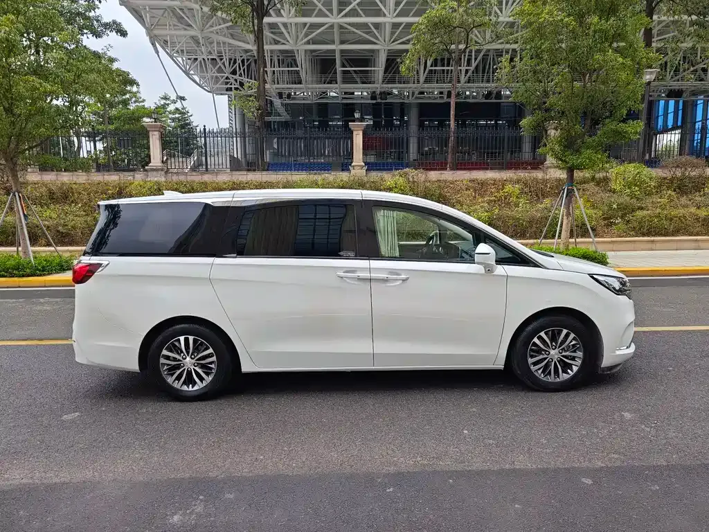 Buick GL8 2021 из CN, фото 10