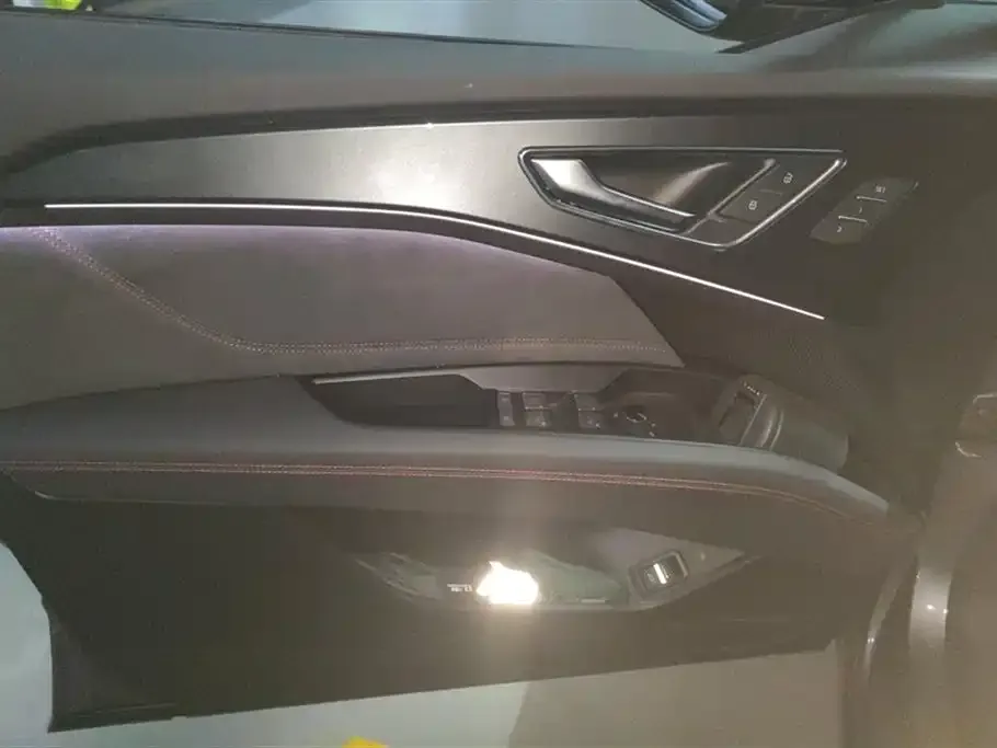 Audi Q5 e-tron 2023 из CN, фото 10
