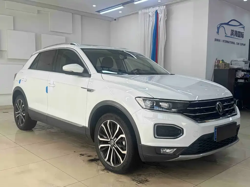 Volkswagen T-Roc — фото 10