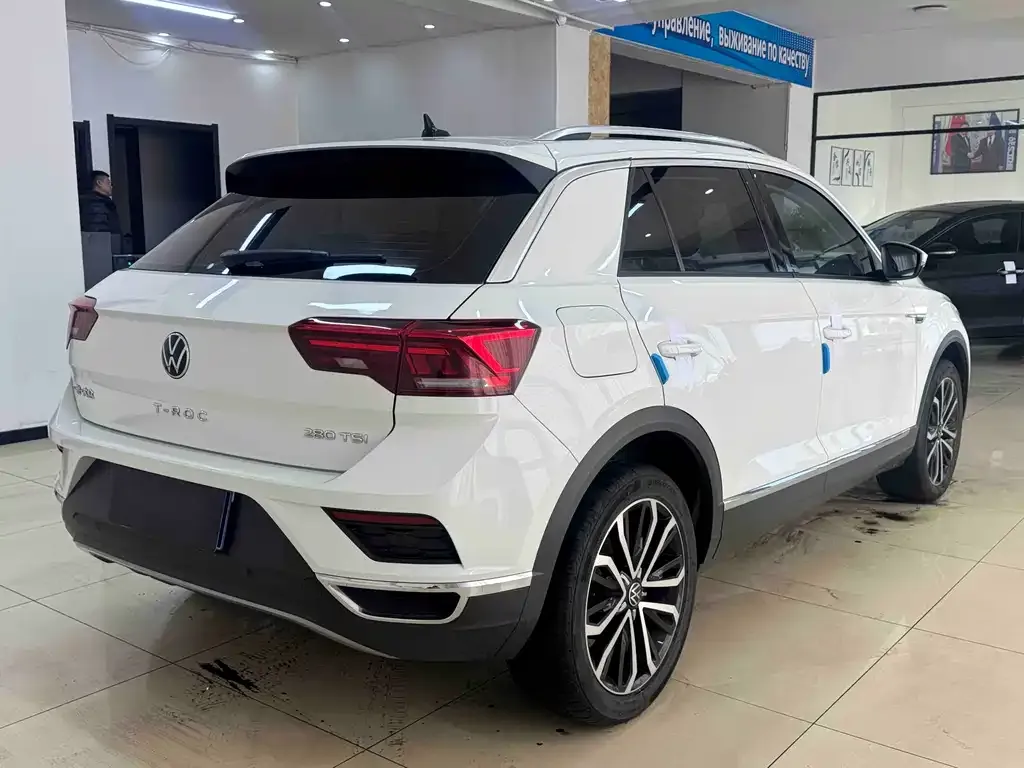 Volkswagen T-Roc — фото 5