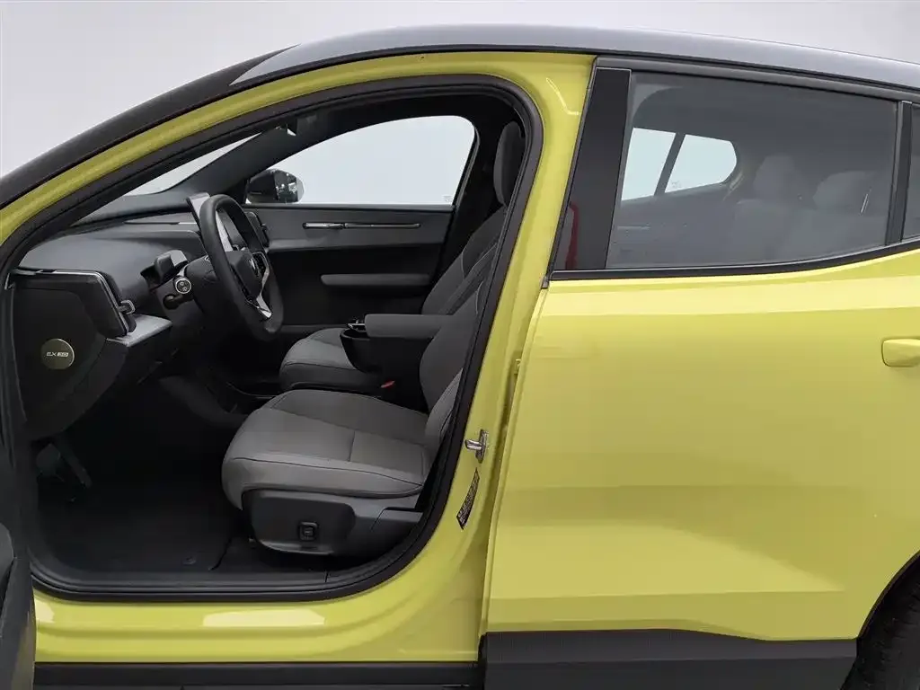 Volvo EX30 2025 из CN, фото 2