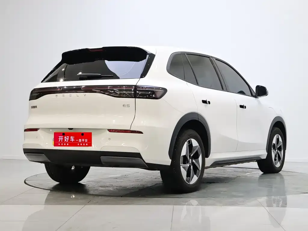Geely Galaxy E5 — фото 10