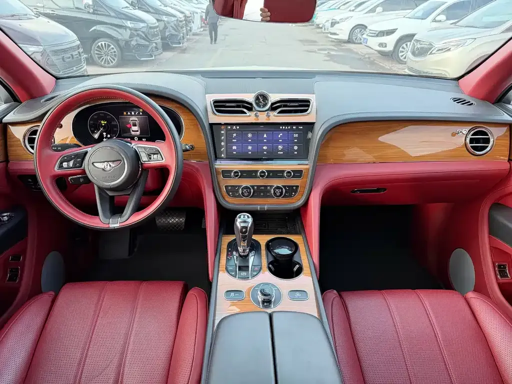 Bentley Bentayga 2021 из CN, фото 4