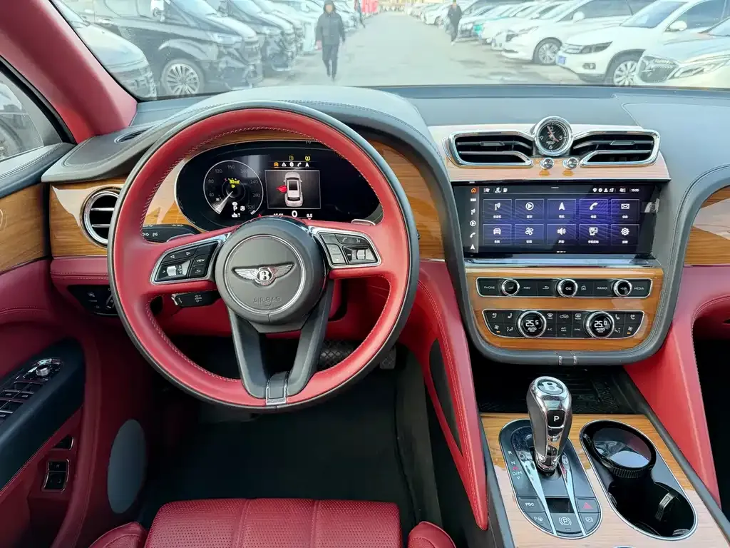 Bentley Bentayga 2021 из CN, фото 5