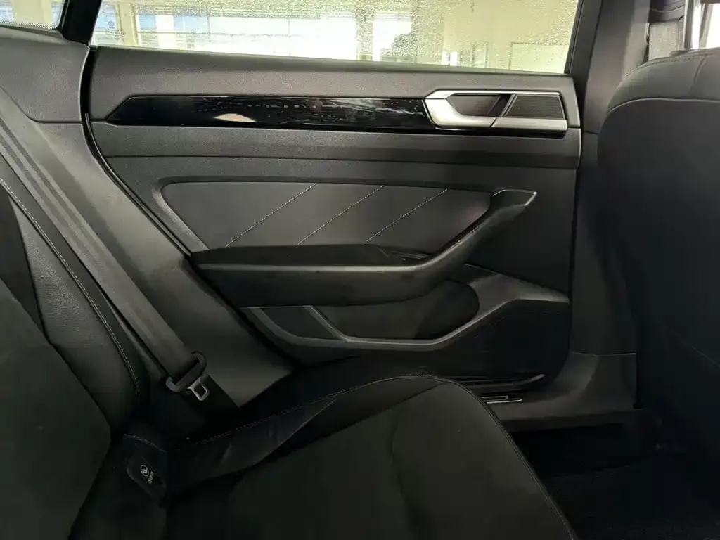 Volkswagen CC 2022 из CN, фото 2