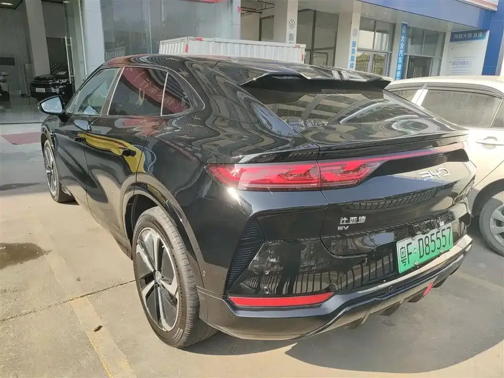 BYD L EV — фото 10