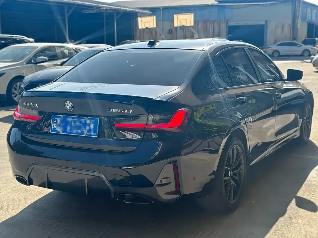 BMW 3 Series 2024 из CN, фото 2