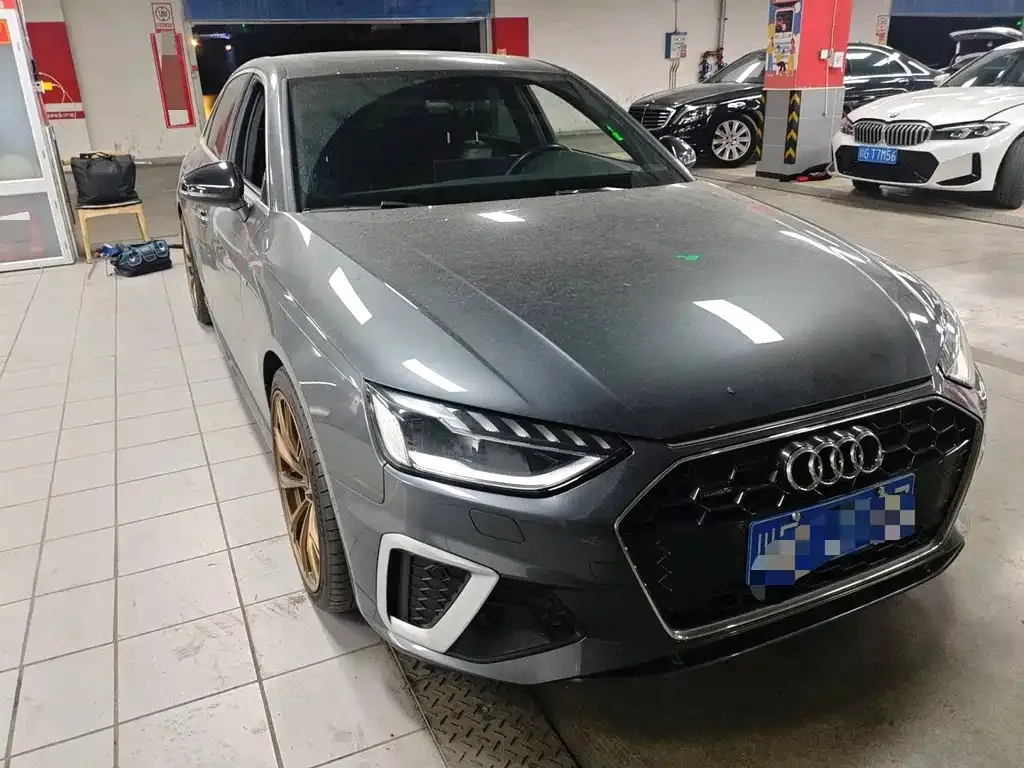 Audi A4L 2021 из CN, фото 5