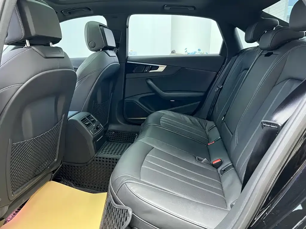 Audi A4L 2024 из CN, фото 7
