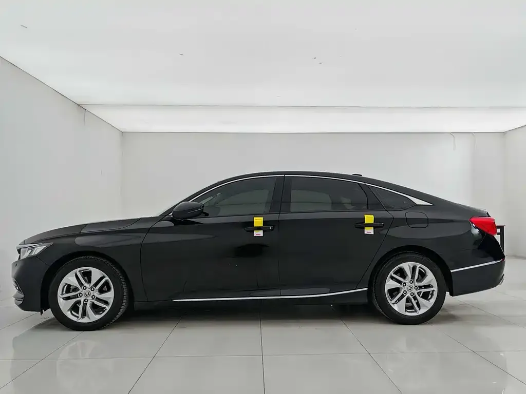 Honda Accord — фото 7