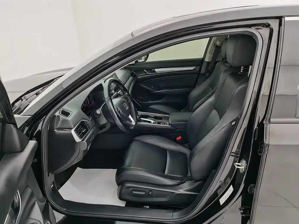 Honda Accord — фото 9